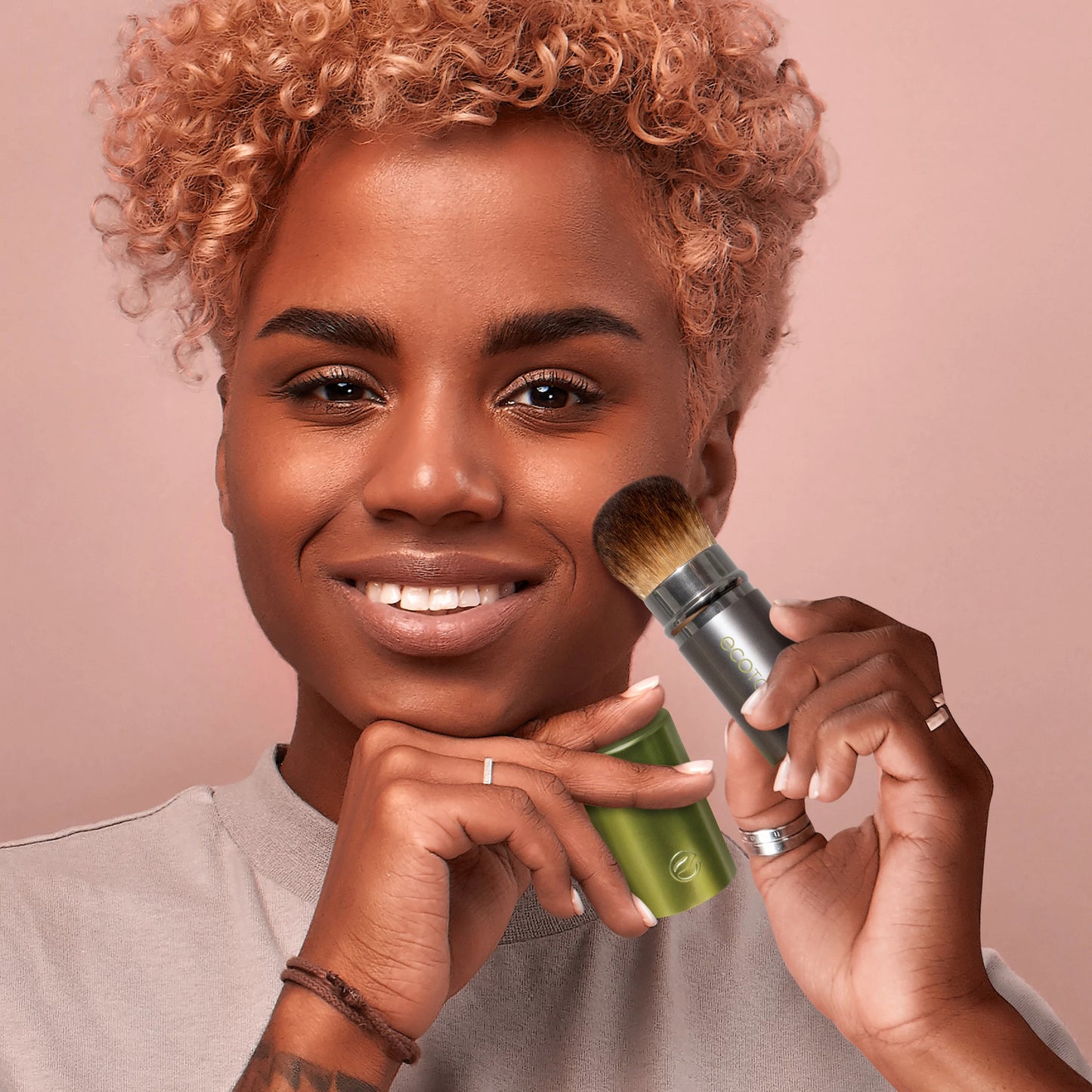 Retractable Face Brush