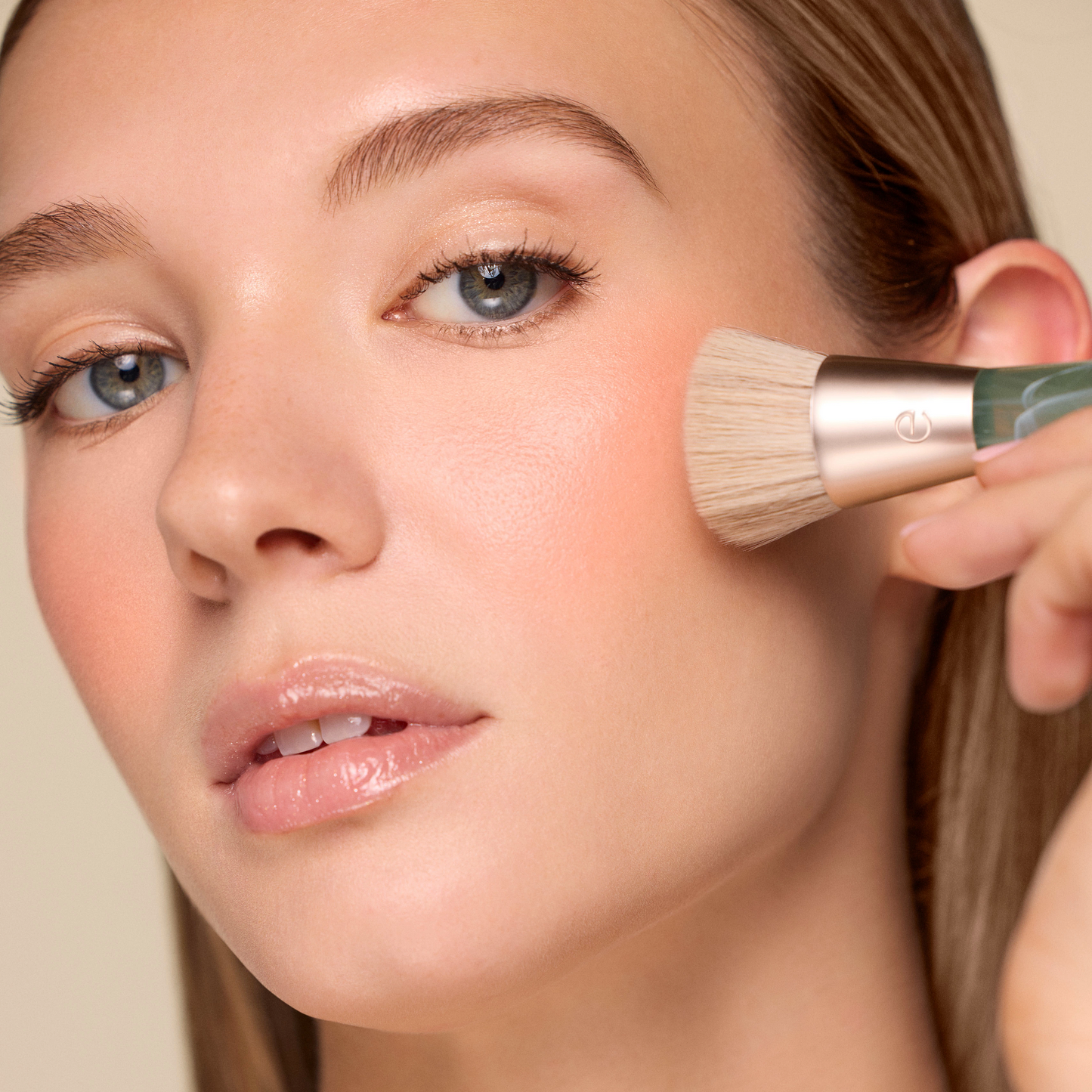 Sea Gems Liquid & Cream Blending Brush