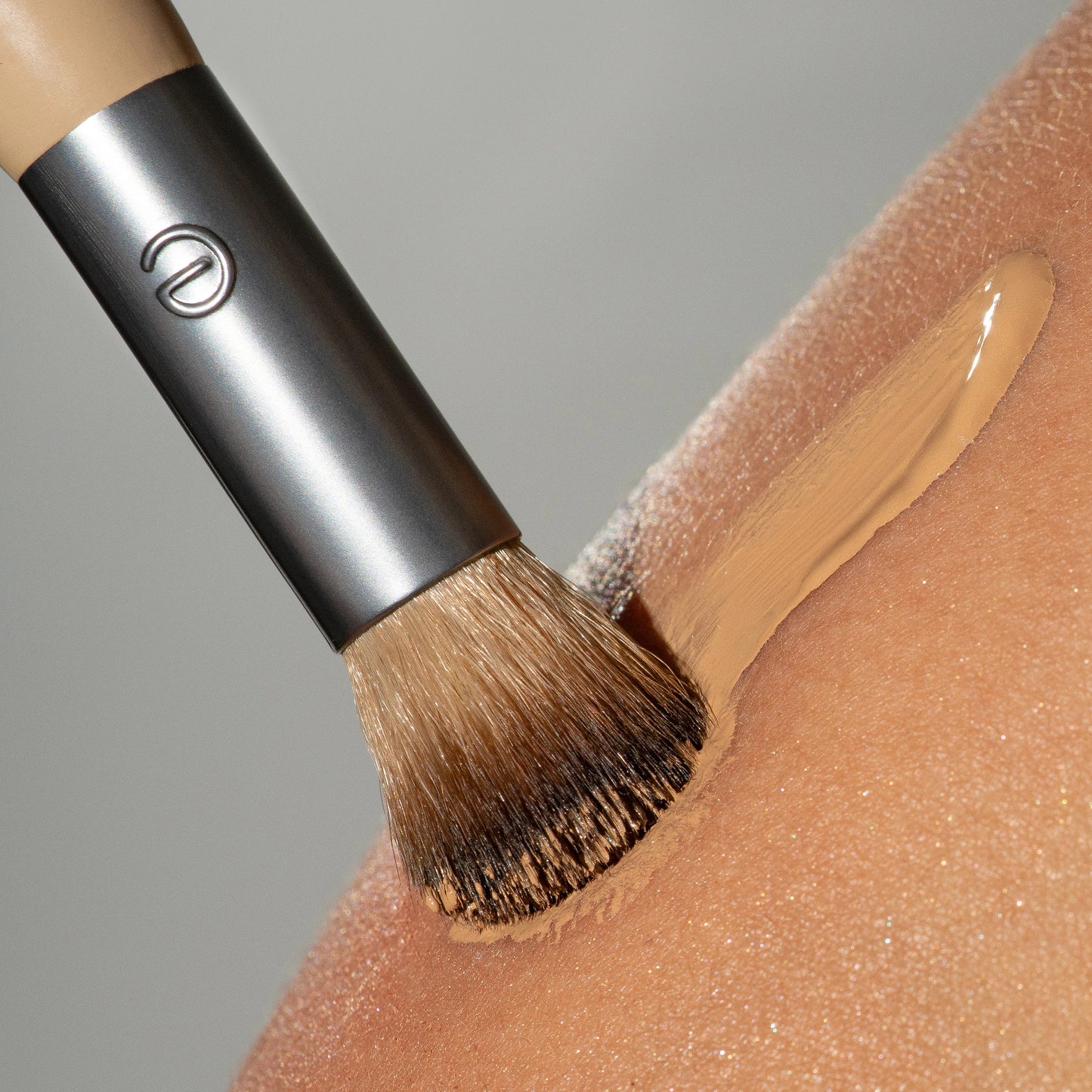 Blend + Conceal Dual-Ended Brush